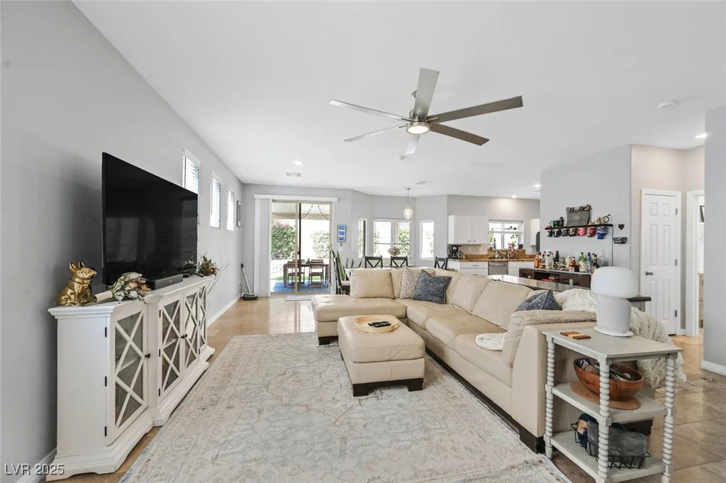 6717 Lincoln Wood, Las Vegas, NV 89149