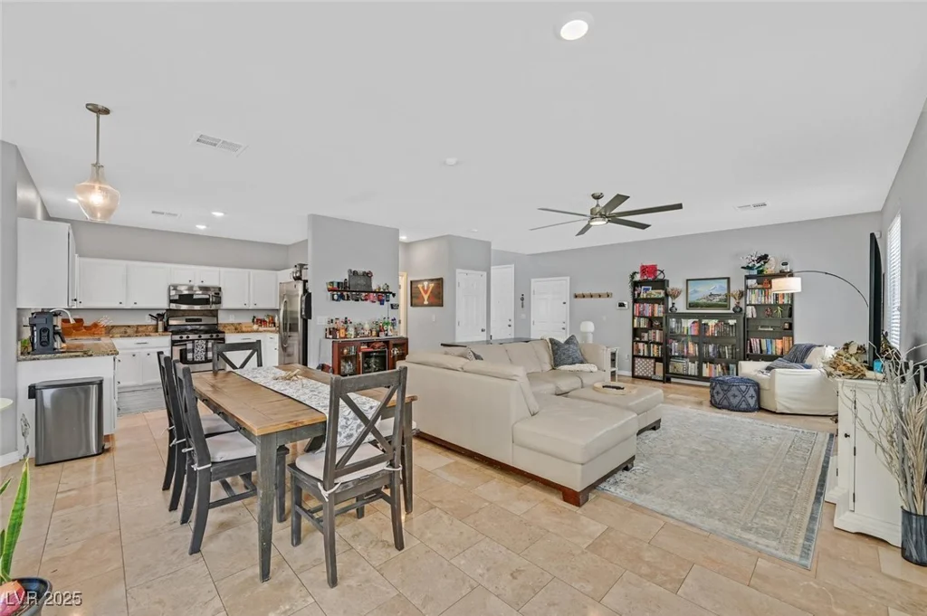 6717 Lincoln Wood, Las Vegas, NV 89149