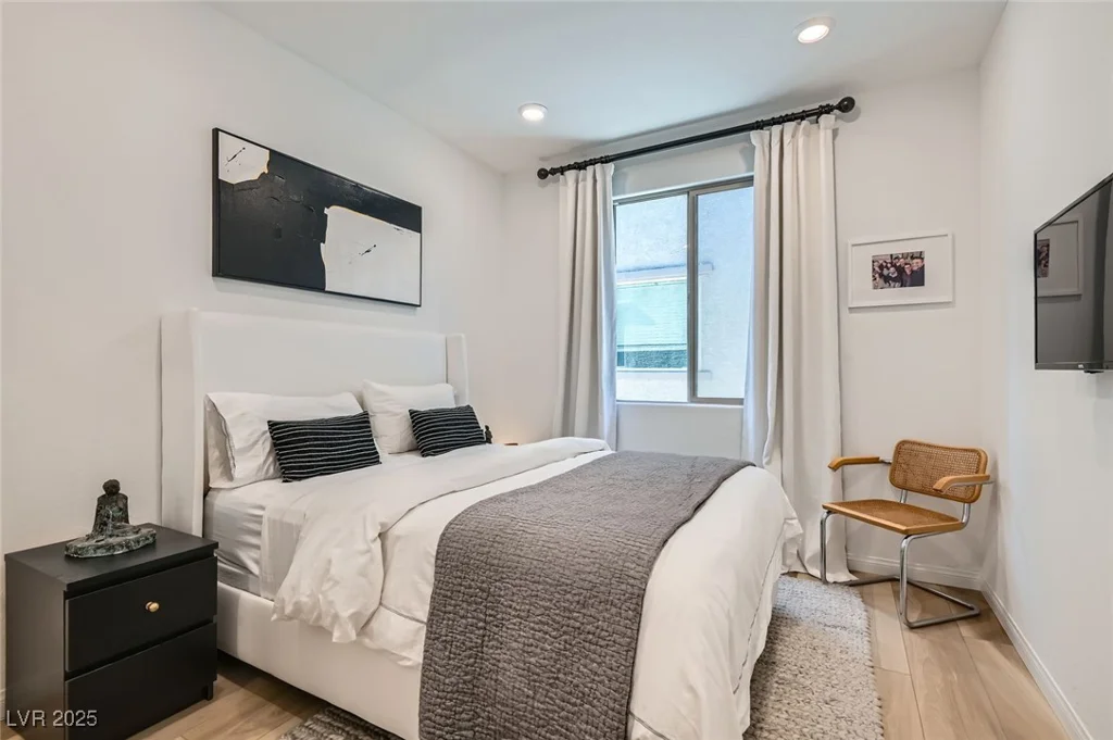 6938 Feather Hill, North Las Vegas, NV 89086