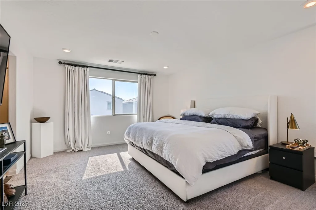 6938 Feather Hill, North Las Vegas, NV 89086