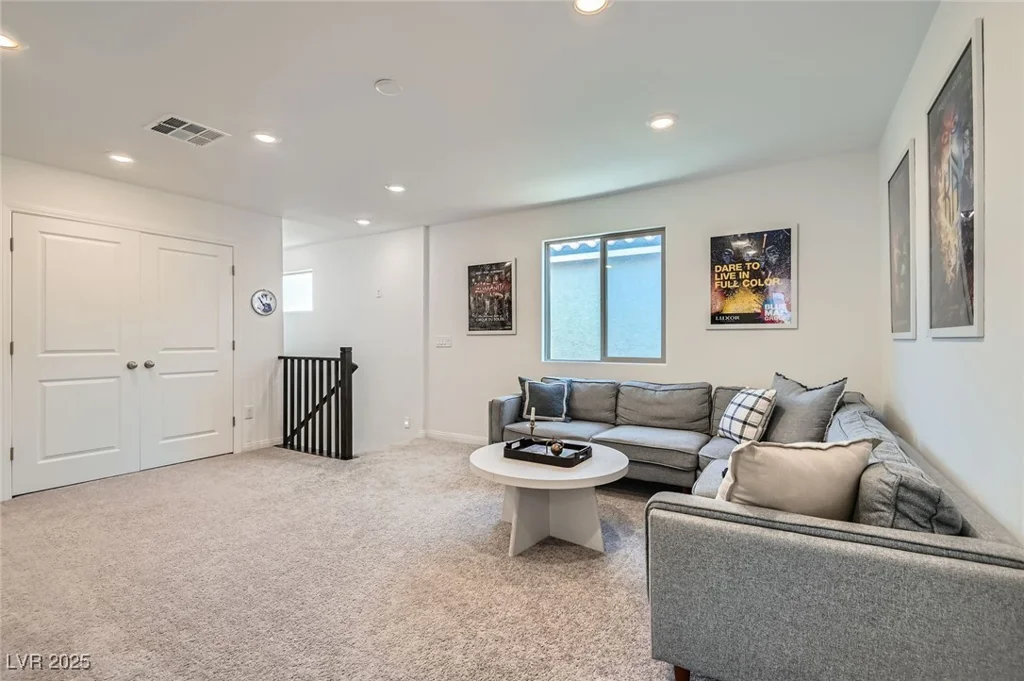 6938 Feather Hill, North Las Vegas, NV 89086
