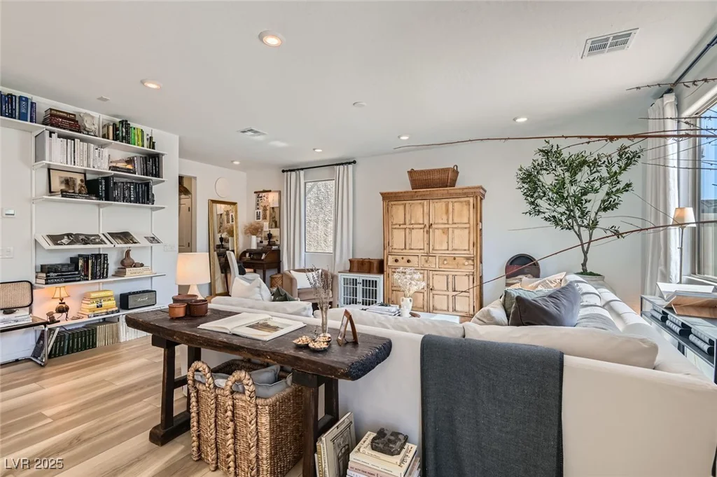 6938 Feather Hill, North Las Vegas, NV 89086