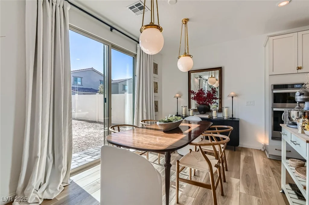 6938 Feather Hill, North Las Vegas, NV 89086