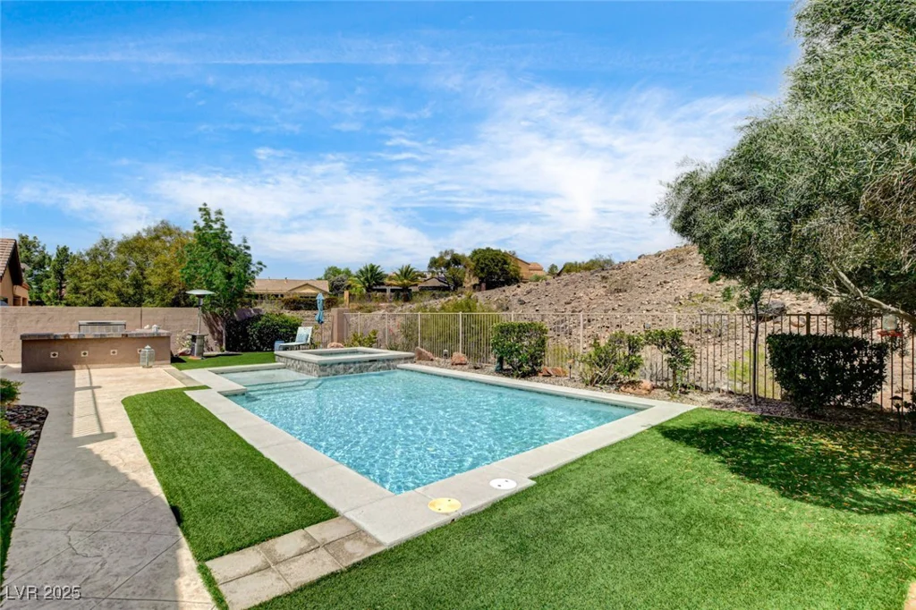 11 Morninglow, Henderson, NV 89052