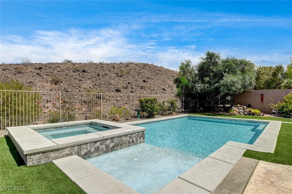 11 Morninglow, Henderson, NV 89052