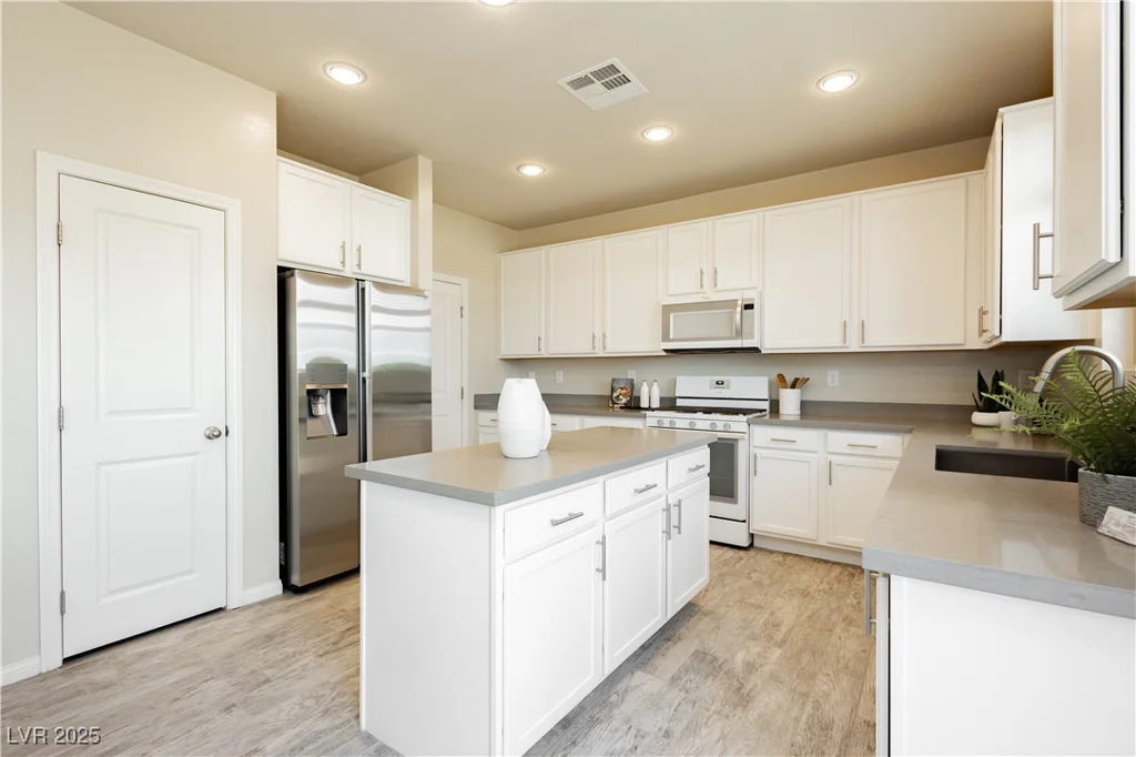 6730 Pivot Point, Las Vegas, NV 89148