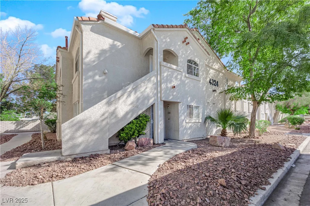 4324 Lake Mead, Las Vegas, NV 89108