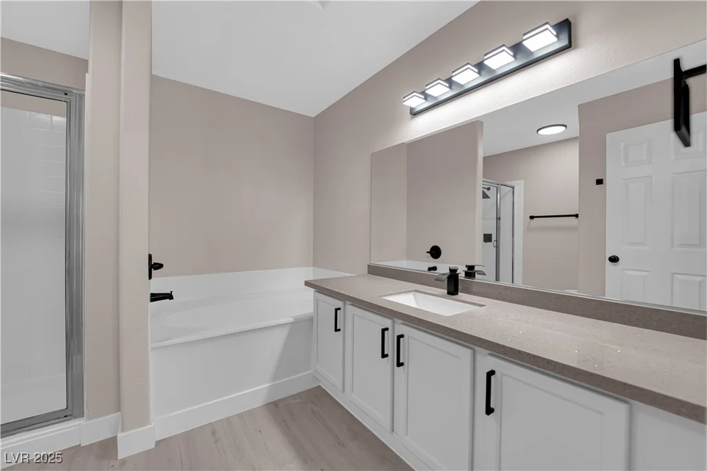 4324 Lake Mead, Las Vegas, NV 89108