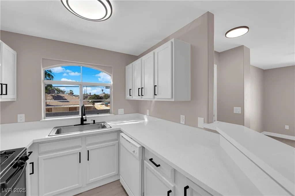 4324 Lake Mead, Las Vegas, NV 89108