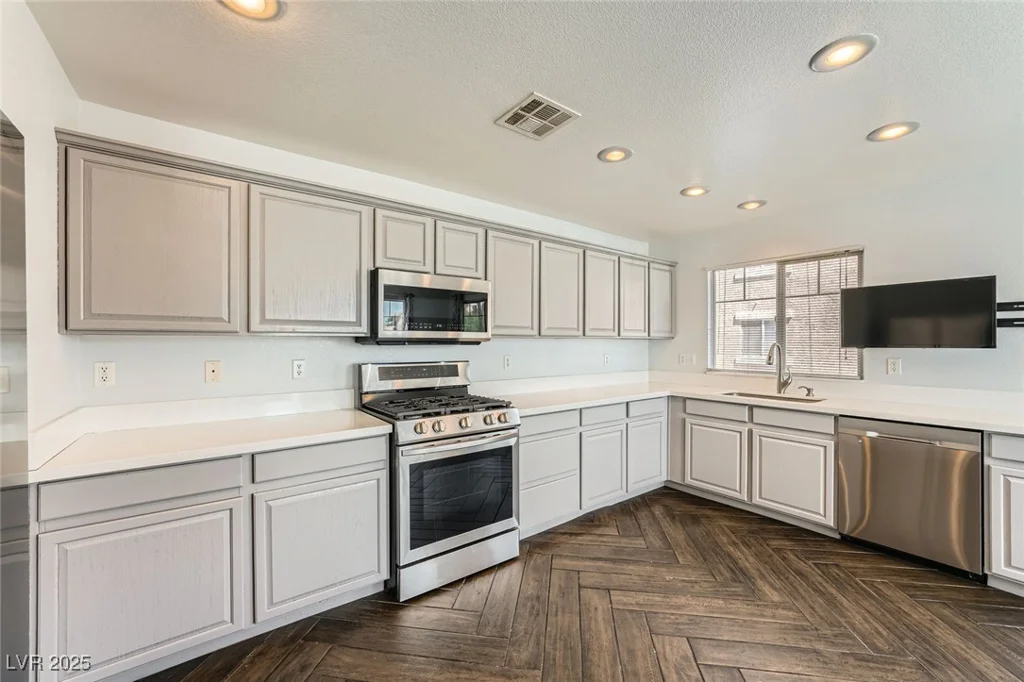 2761 Red Vista, Henderson, NV 89074