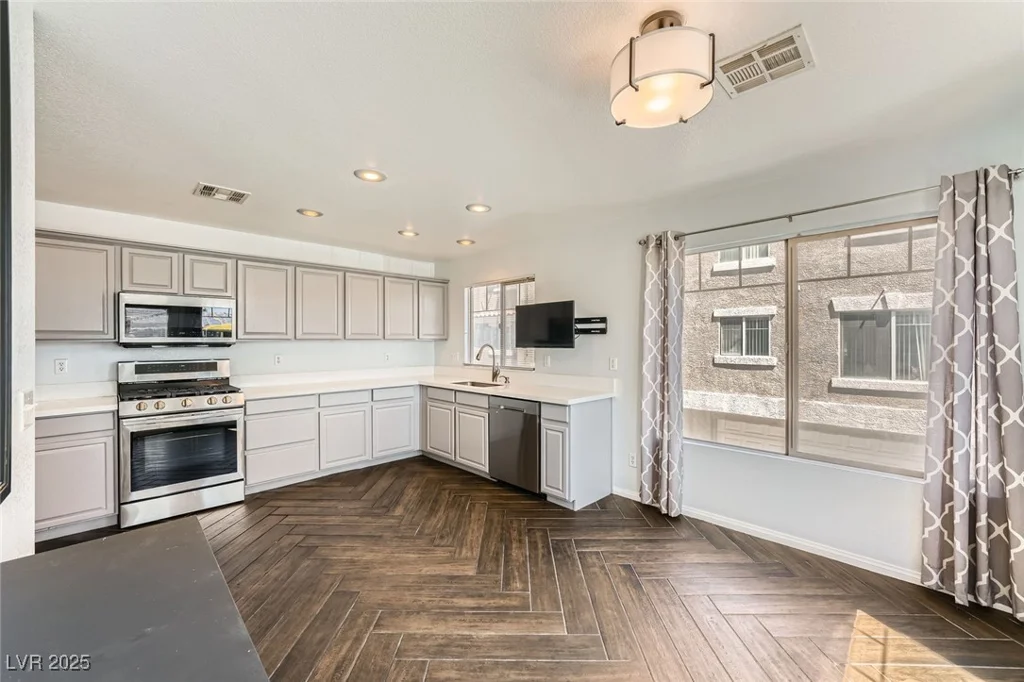 2761 Red Vista, Henderson, NV 89074