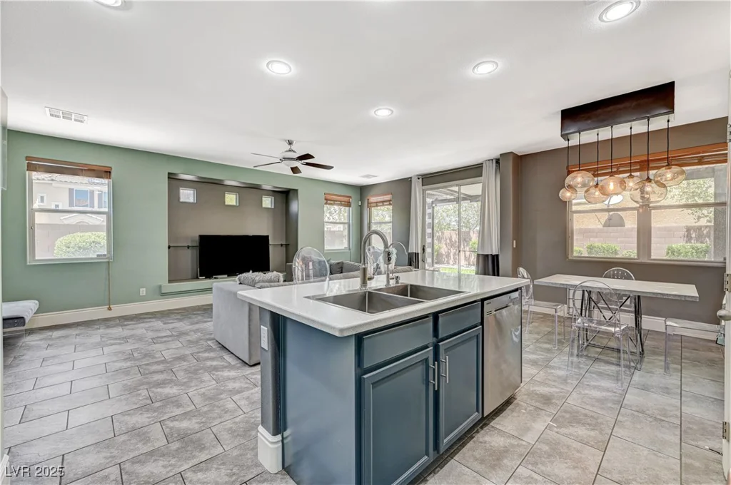 7486 Benlomond, Las Vegas, NV 89179
