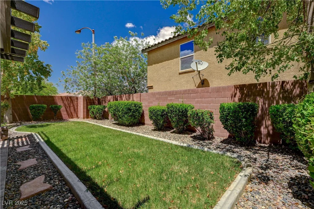 7486 Benlomond, Las Vegas, NV 89179