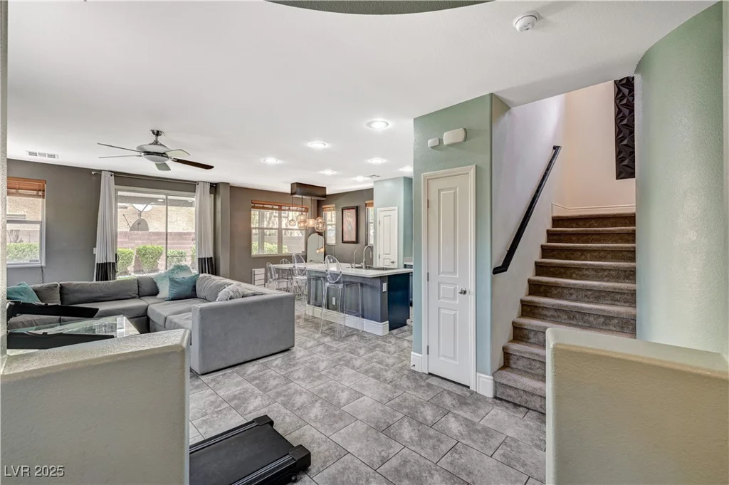 7486 Benlomond, Las Vegas, NV 89179