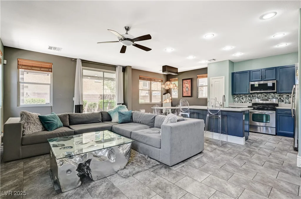 7486 Benlomond, Las Vegas, NV 89179