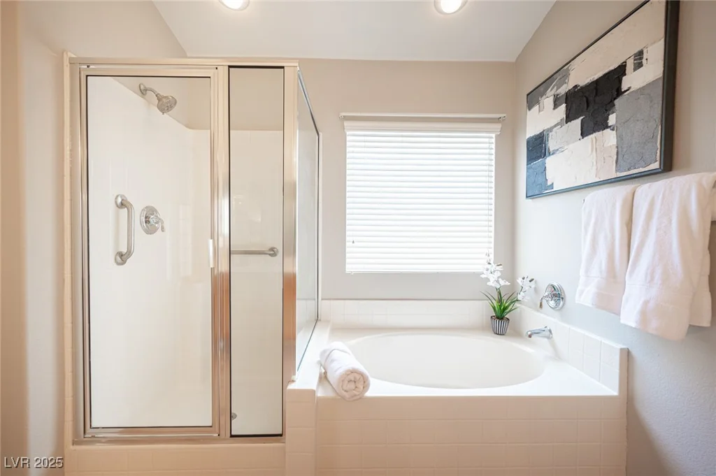 7500 Peaceful Brook, Las Vegas, NV 89131