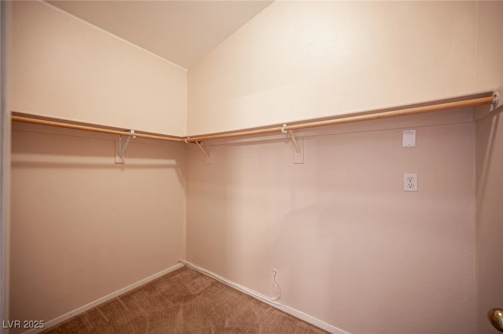 7500 Peaceful Brook, Las Vegas, NV 89131
