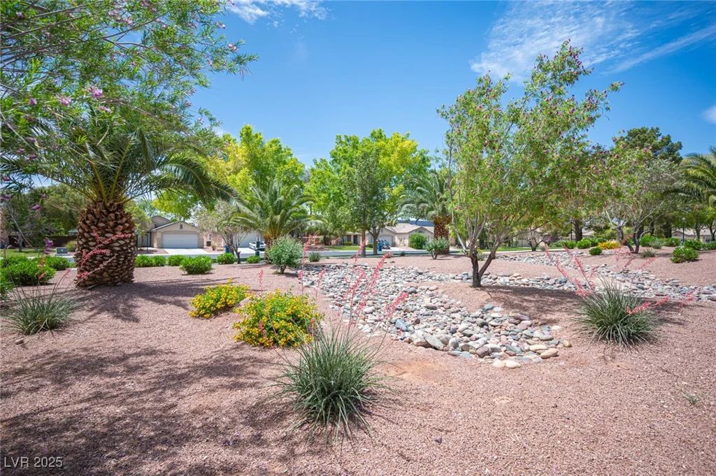 7500 Peaceful Brook, Las Vegas, NV 89131