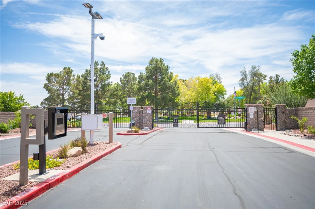 7500 Peaceful Brook, Las Vegas, NV 89131