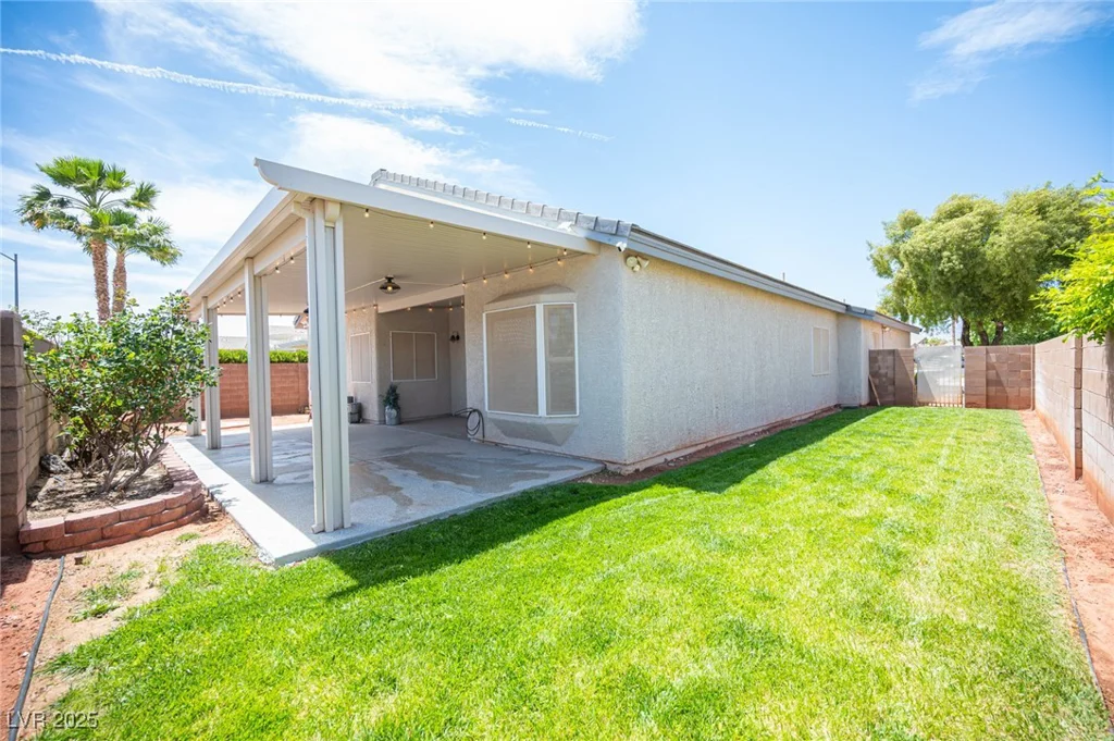 7500 Peaceful Brook, Las Vegas, NV 89131