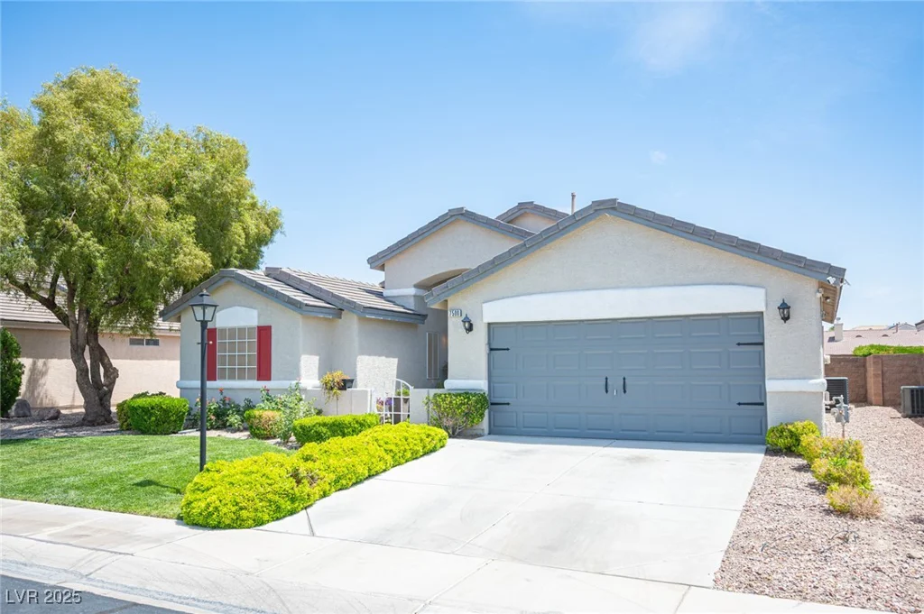 7500 Peaceful Brook, Las Vegas, NV 89131
