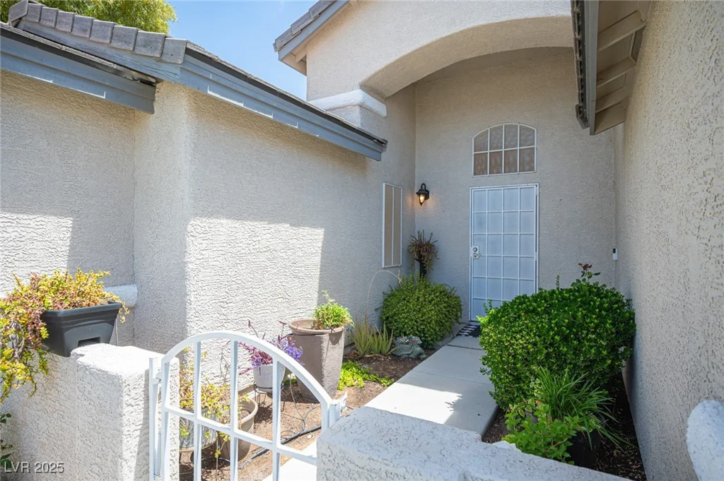 7500 Peaceful Brook, Las Vegas, NV 89131