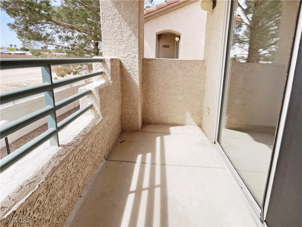 5415 Harmon, Las Vegas, NV 89103