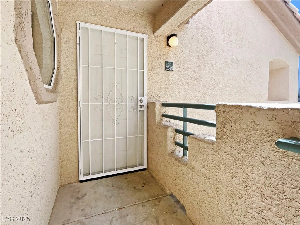 5415 Harmon, Las Vegas, NV 89103