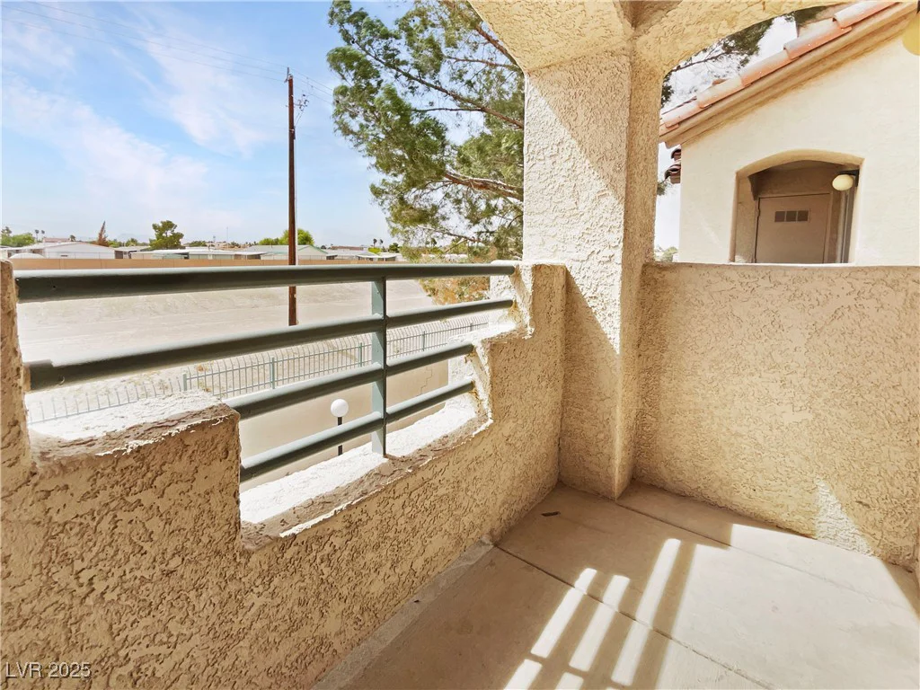5415 Harmon, Las Vegas, NV 89103