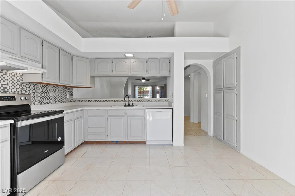 1411 Di Blasi, Las Vegas, NV 89119