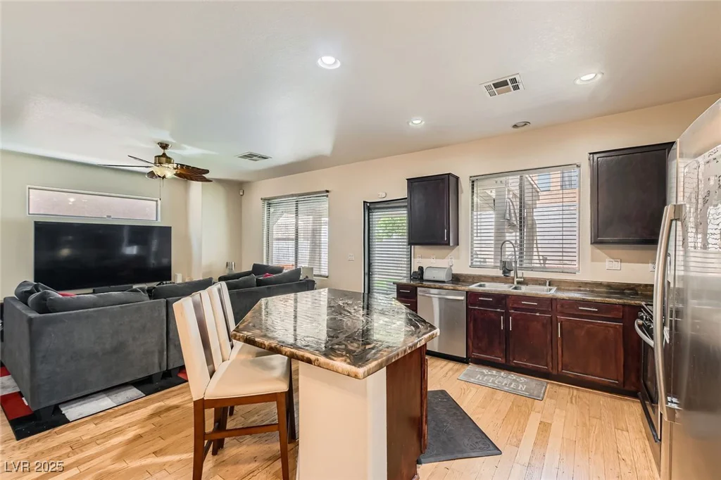 6424 Strongbow, Las Vegas, NV 89156