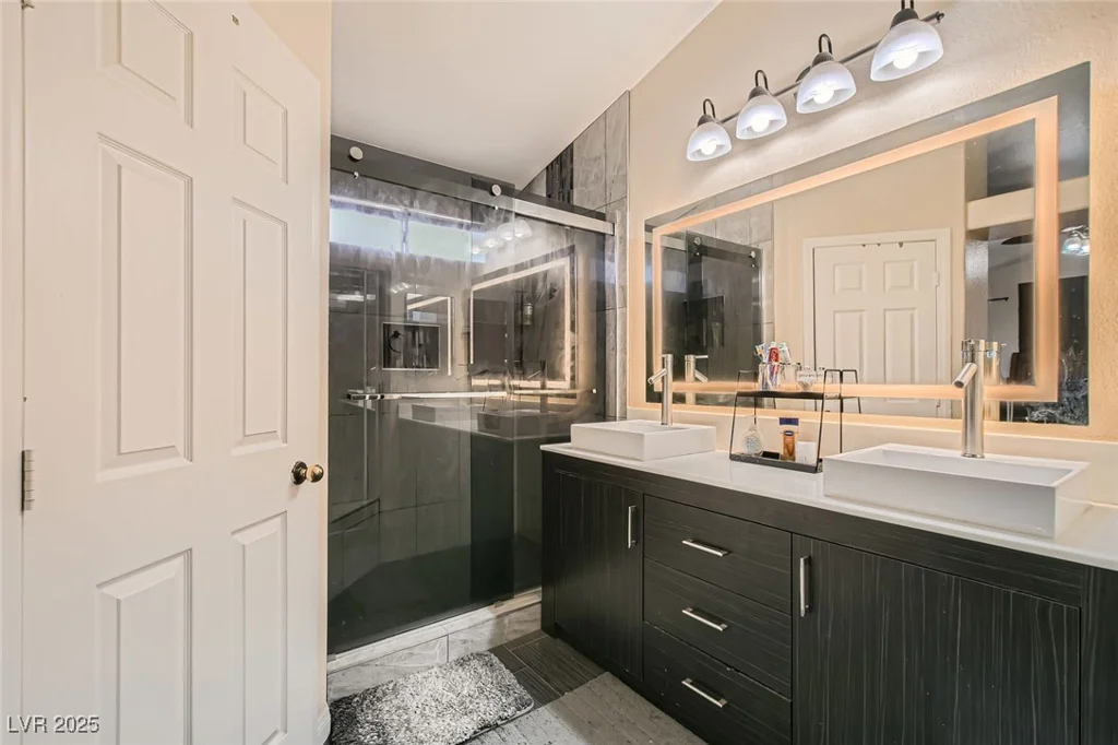 6424 Strongbow, Las Vegas, NV 89156