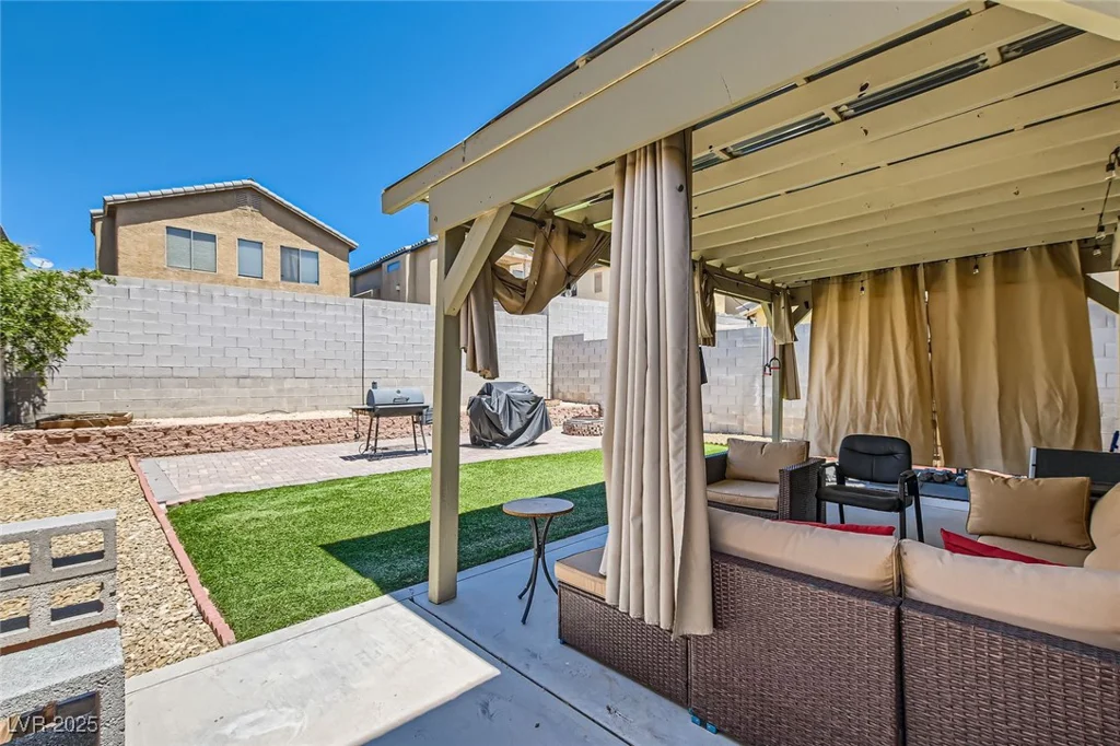 6424 Strongbow, Las Vegas, NV 89156