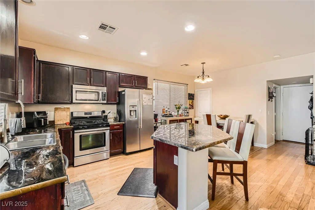 6424 Strongbow, Las Vegas, NV 89156