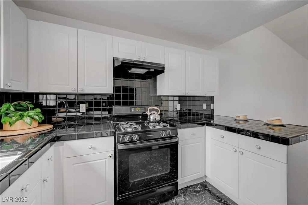 10525 Pine Glen, Las Vegas, NV 89144