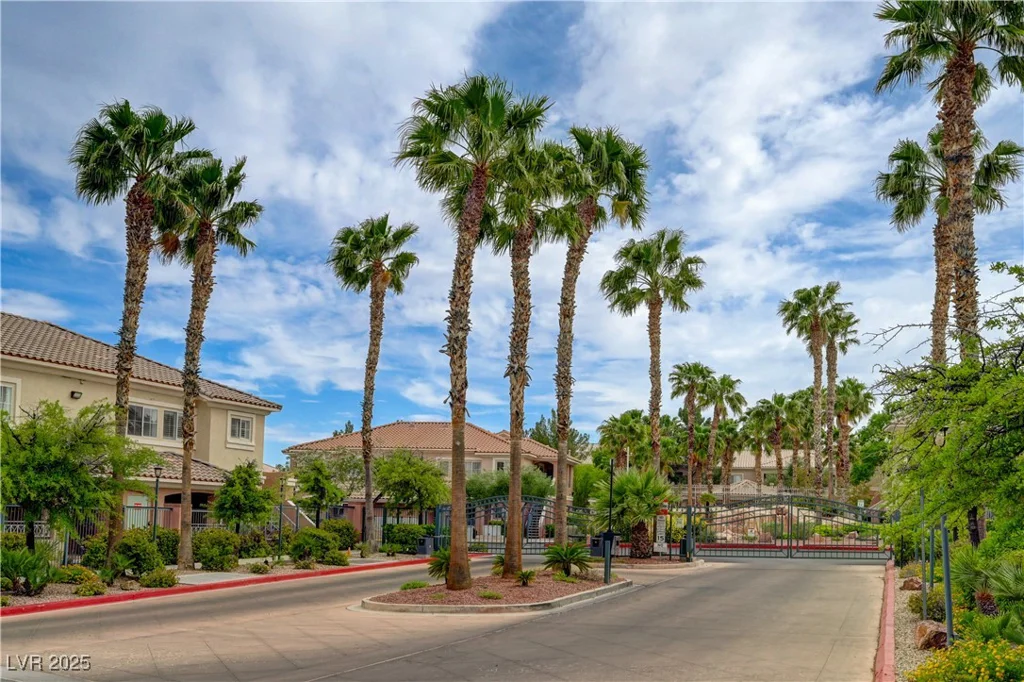 10525 Pine Glen, Las Vegas, NV 89144