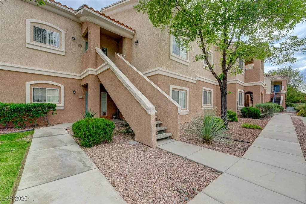 10525 Pine Glen, Las Vegas, NV 89144