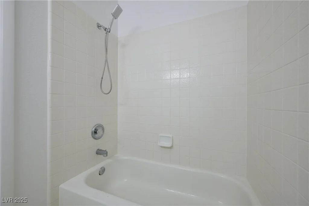 10525 Pine Glen, Las Vegas, NV 89144