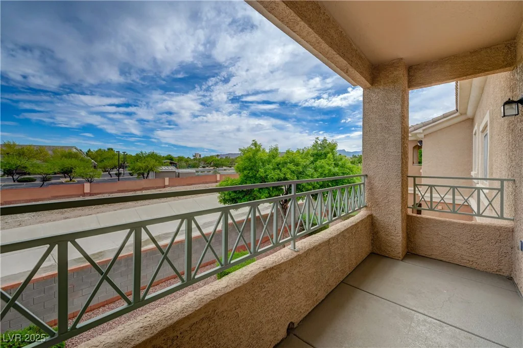 10525 Pine Glen, Las Vegas, NV 89144