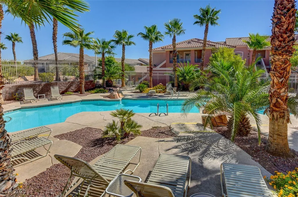 10525 Pine Glen, Las Vegas, NV 89144