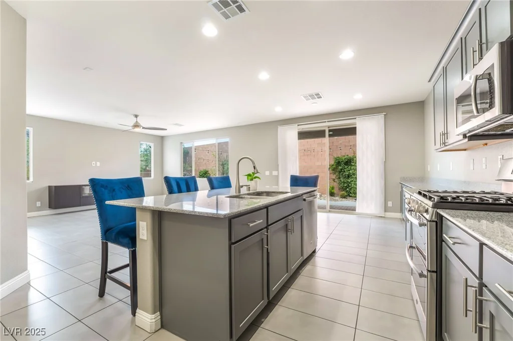 5981 Smith Valley, Las Vegas, NV 89148
