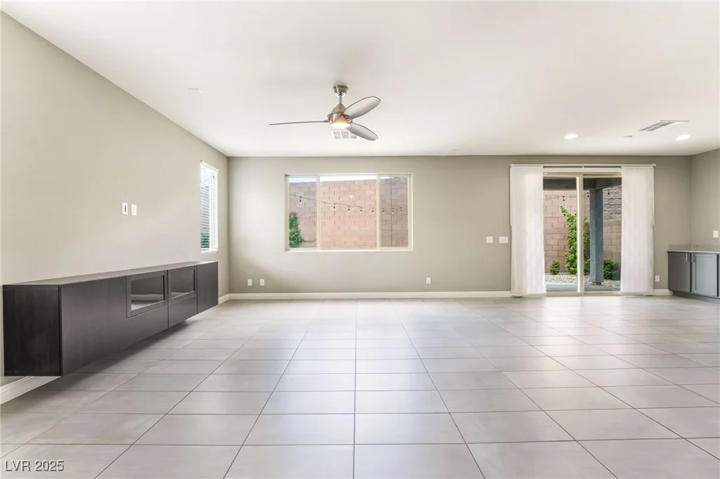 5981 Smith Valley, Las Vegas, NV 89148