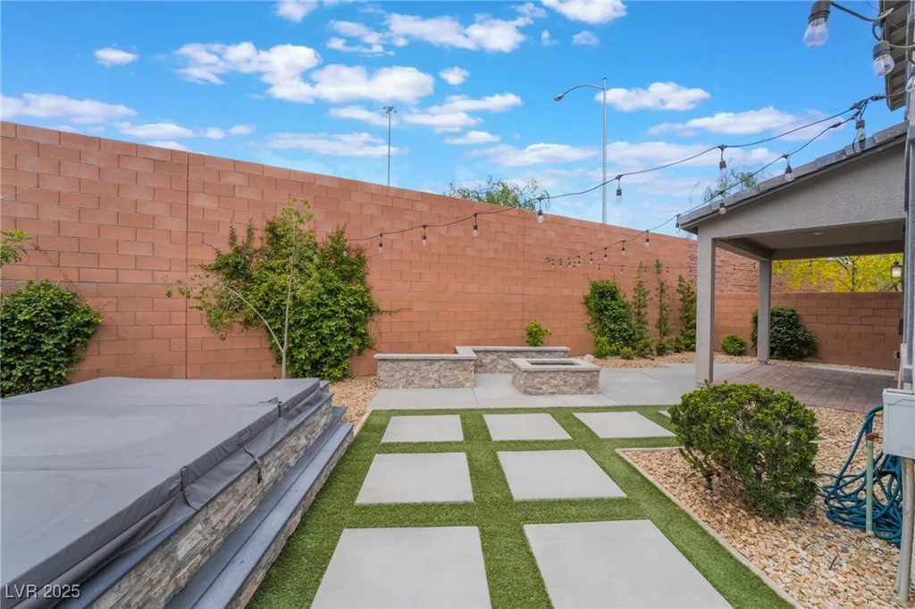 5981 Smith Valley, Las Vegas, NV 89148