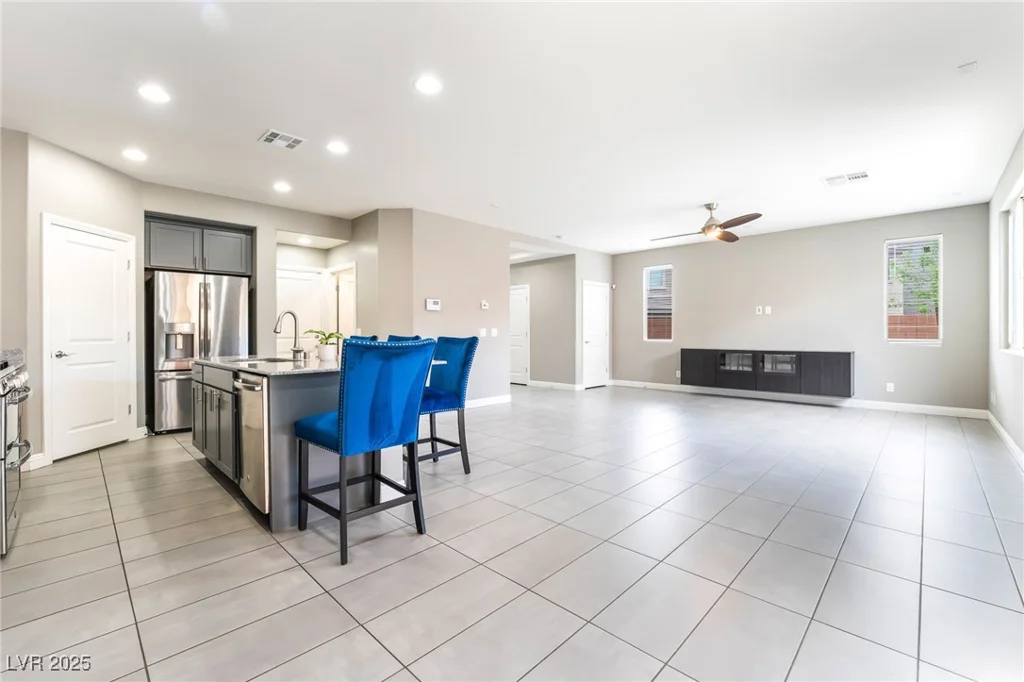 5981 Smith Valley, Las Vegas, NV 89148