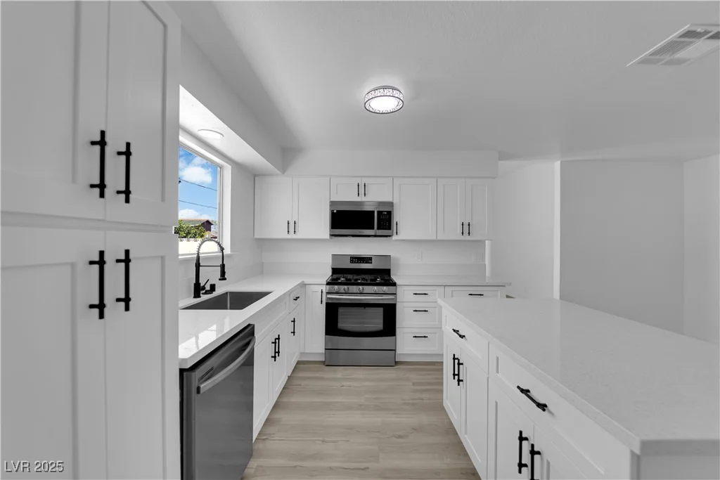 4508 Rip Van Winkle, Las Vegas, NV 89102