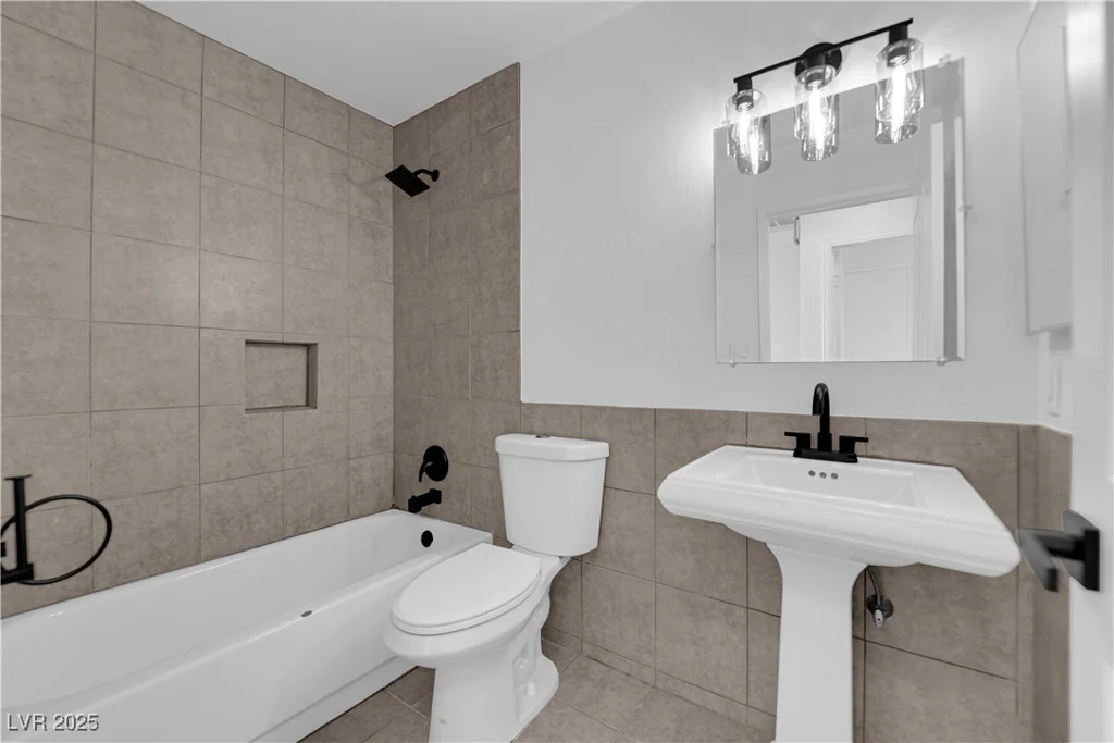4508 Rip Van Winkle, Las Vegas, NV 89102