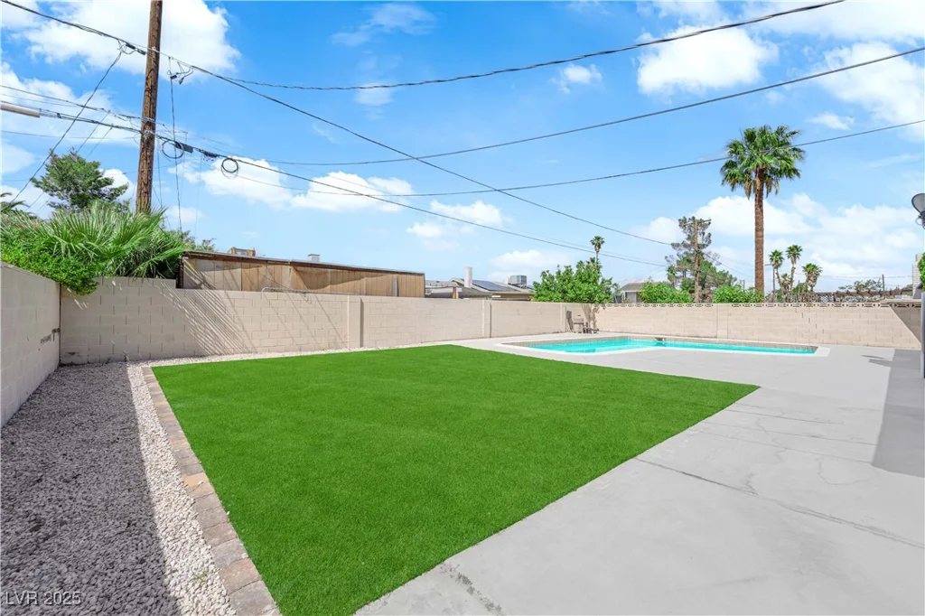4508 Rip Van Winkle, Las Vegas, NV 89102