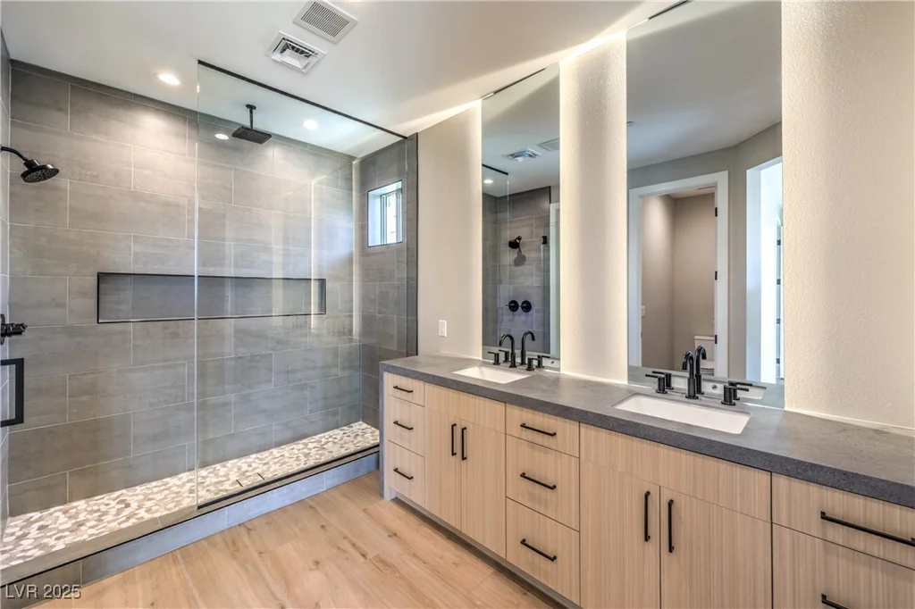 8316 Broad Peak, Las Vegas, NV 89131
