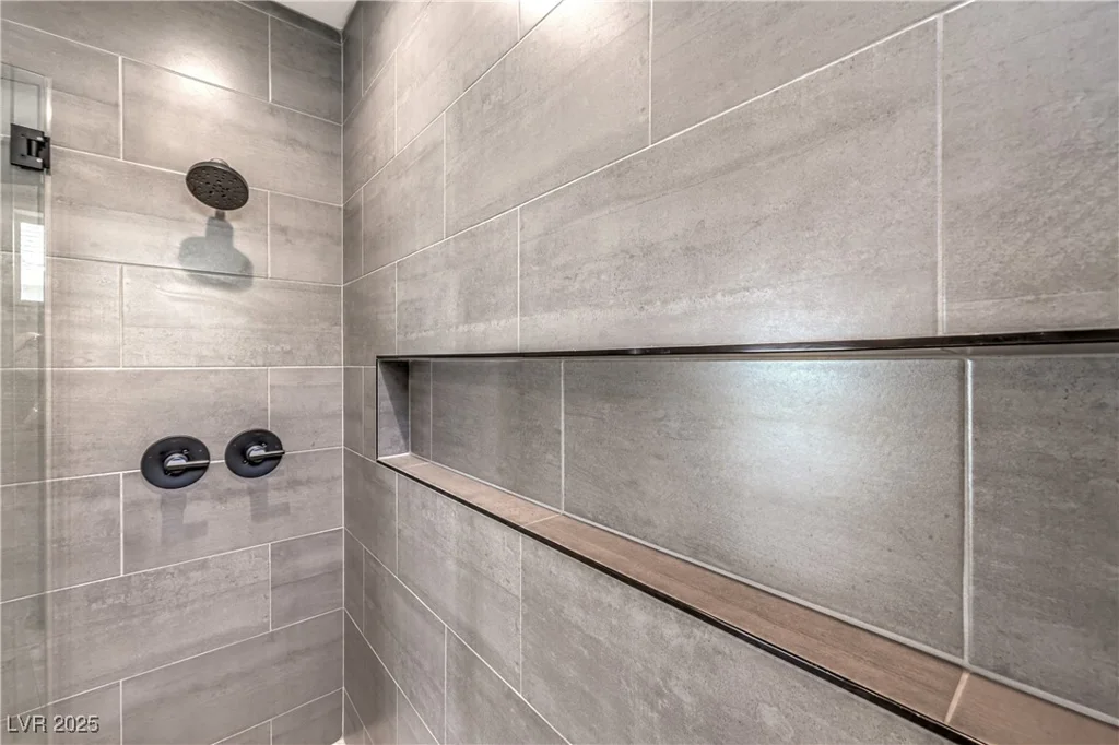 8316 Broad Peak, Las Vegas, NV 89131