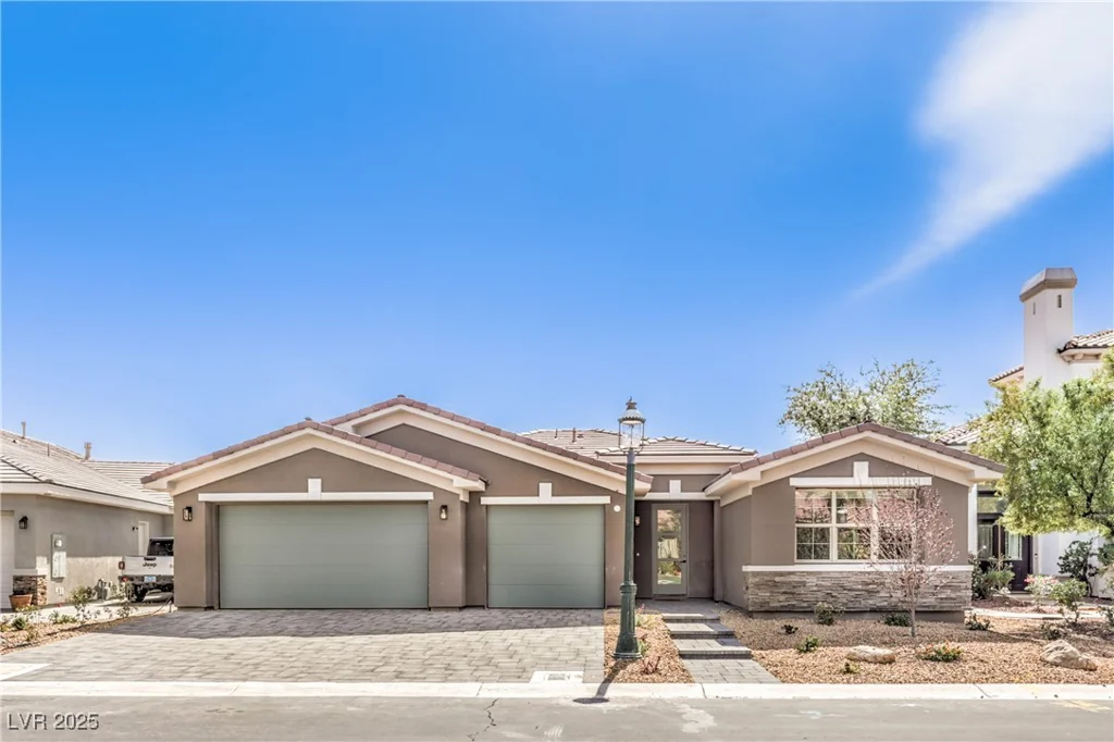 8316 Broad Peak, Las Vegas, NV 89131